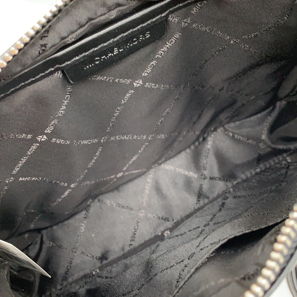 MICHAEL KORS LARGE EAST WEST CROSSBODY BLACK - Picture 9 of 16